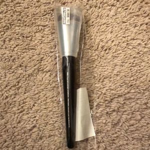 Sephora full coverage liquid foundation brush